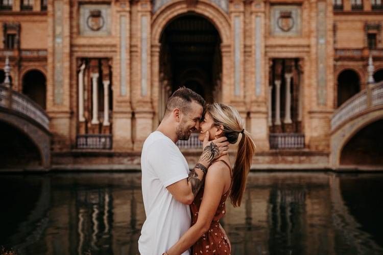 https://storage.tally.so/00d21599-dc25-4960-94b5-68c216b717d6/fotografo-preboda-en-plaza-espana-sevilla..jpg