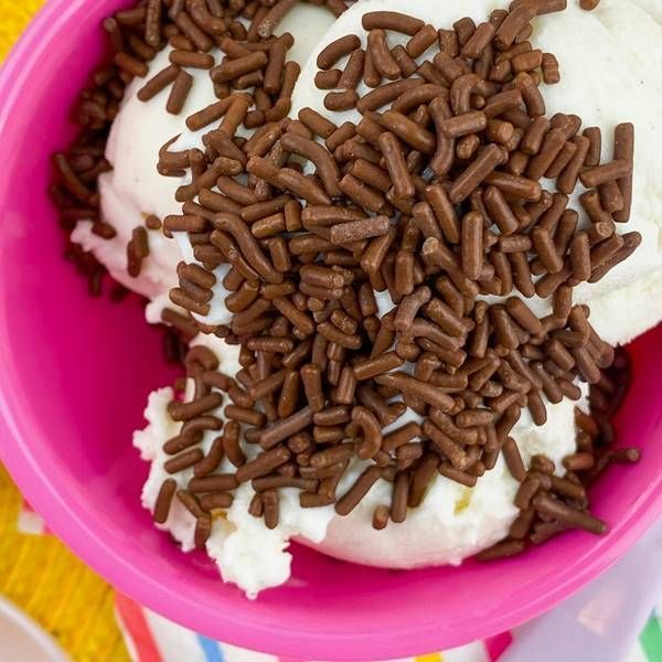 https://storage.tally.so/082e4e09-9a63-4bad-aa72-2f3b979b7e65/ChocolateSprinkles.jpg
