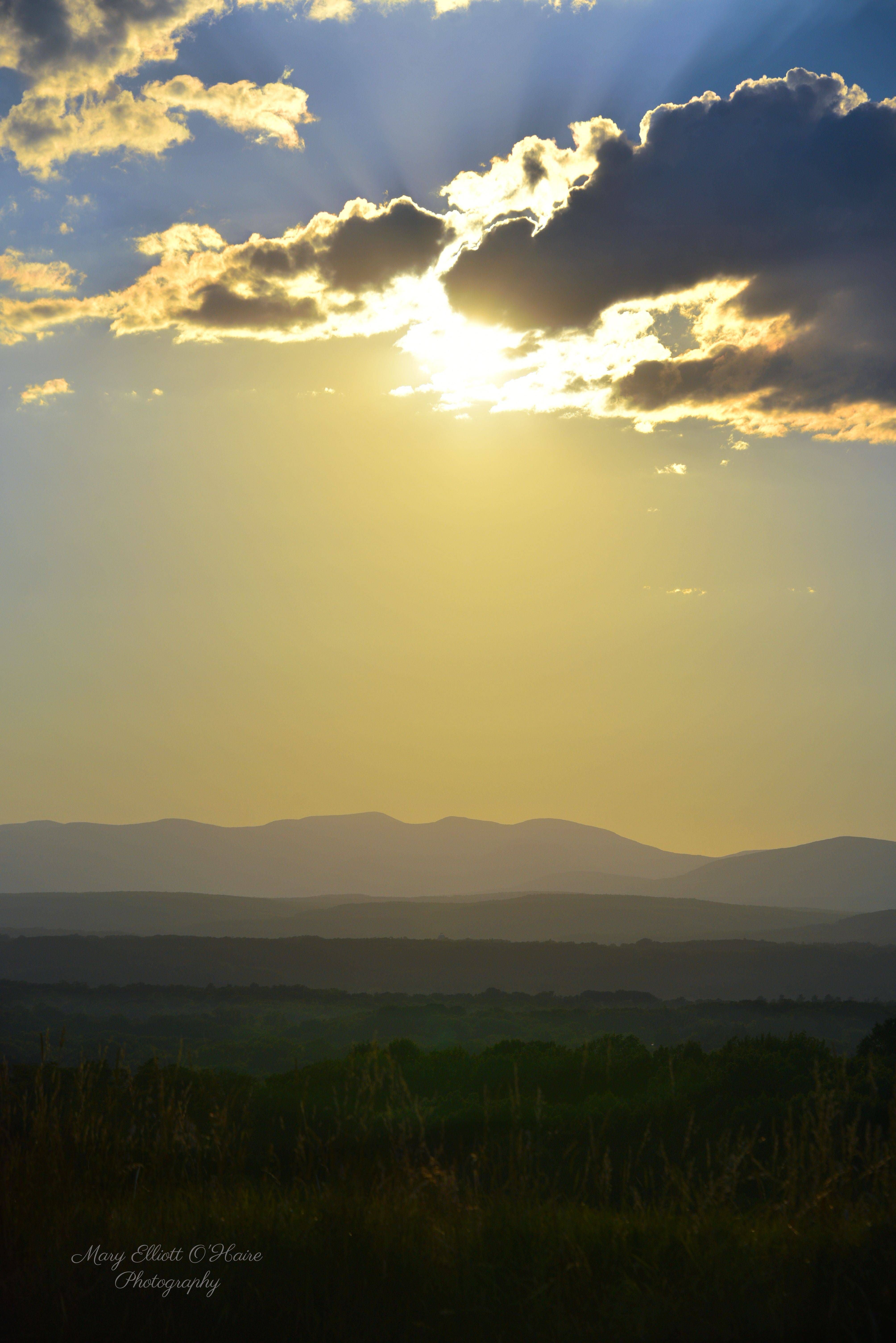 https://storage.tally.so/0c120389-3c6f-459a-9a35-17fc6ac053b3/view-from-Burger-Hill-Chamber.jpg