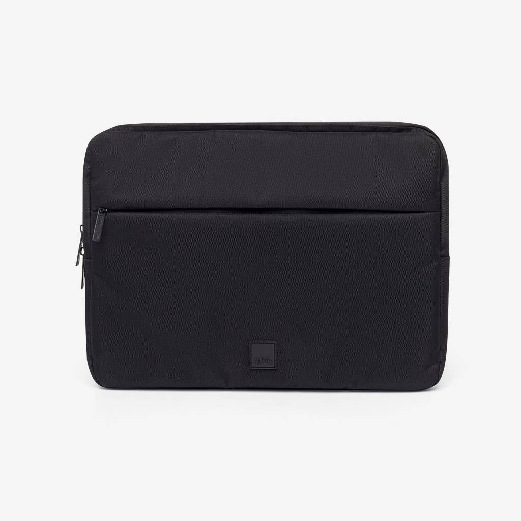 https://storage.tally.so/1273d7ce-51d0-4c4f-9d05-d6082304f37f/Capture-Laptop-Case---Black---Frontal.jpg
