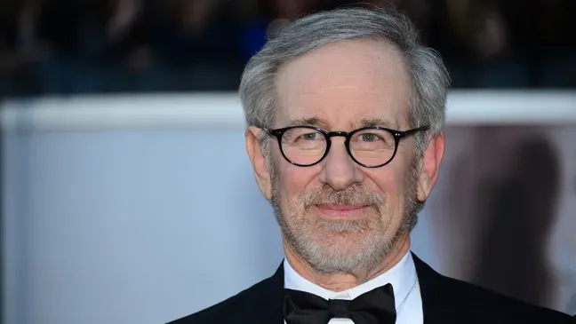 https://storage.tally.so/1a243c4e-1423-4cfc-a049-ad736f28f362/spielberg.webp