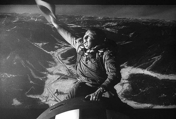 https://storage.tally.so/1b136843-3996-4b90-90bd-9e5cab742366/dr-strangelove-still-580.webp