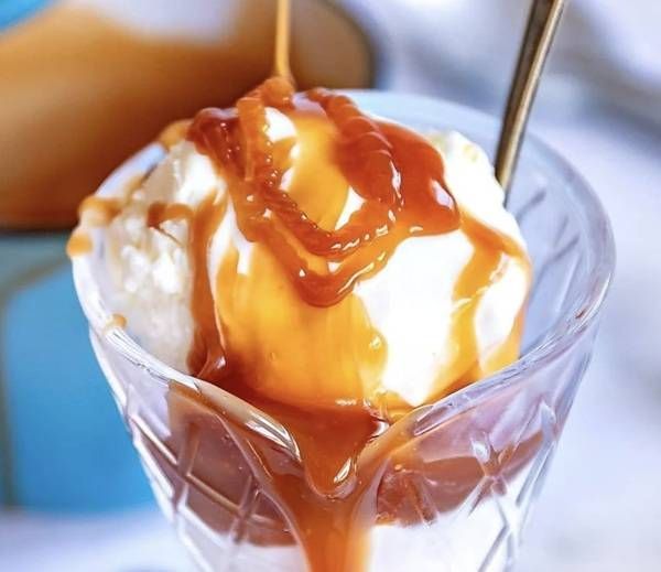 https://storage.tally.so/1d4e5ab6-8a47-469a-ae81-f380856fe619/CaramelSauce.jpg