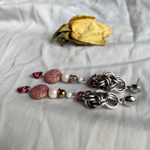https://storage.tally.so/2428fb74-4e68-4d15-81c1-4f1c55b573ff/Earrings-1-1-product-pictures-4.png
