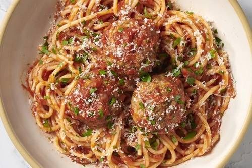 https://storage.tally.so/24cc660b-8f91-406e-80d2-66edb099e3a4/SpaghettiAndMeatballs.jpg