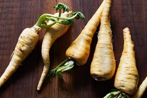 https://storage.tally.so/2b6df4a9-ecf1-4733-a095-e463b66e74a6/Parsnips.jpg