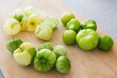 https://storage.tally.so/48c4d767-d0b3-4652-9fb6-cbe45ed37951/Tomatillos.jpg
