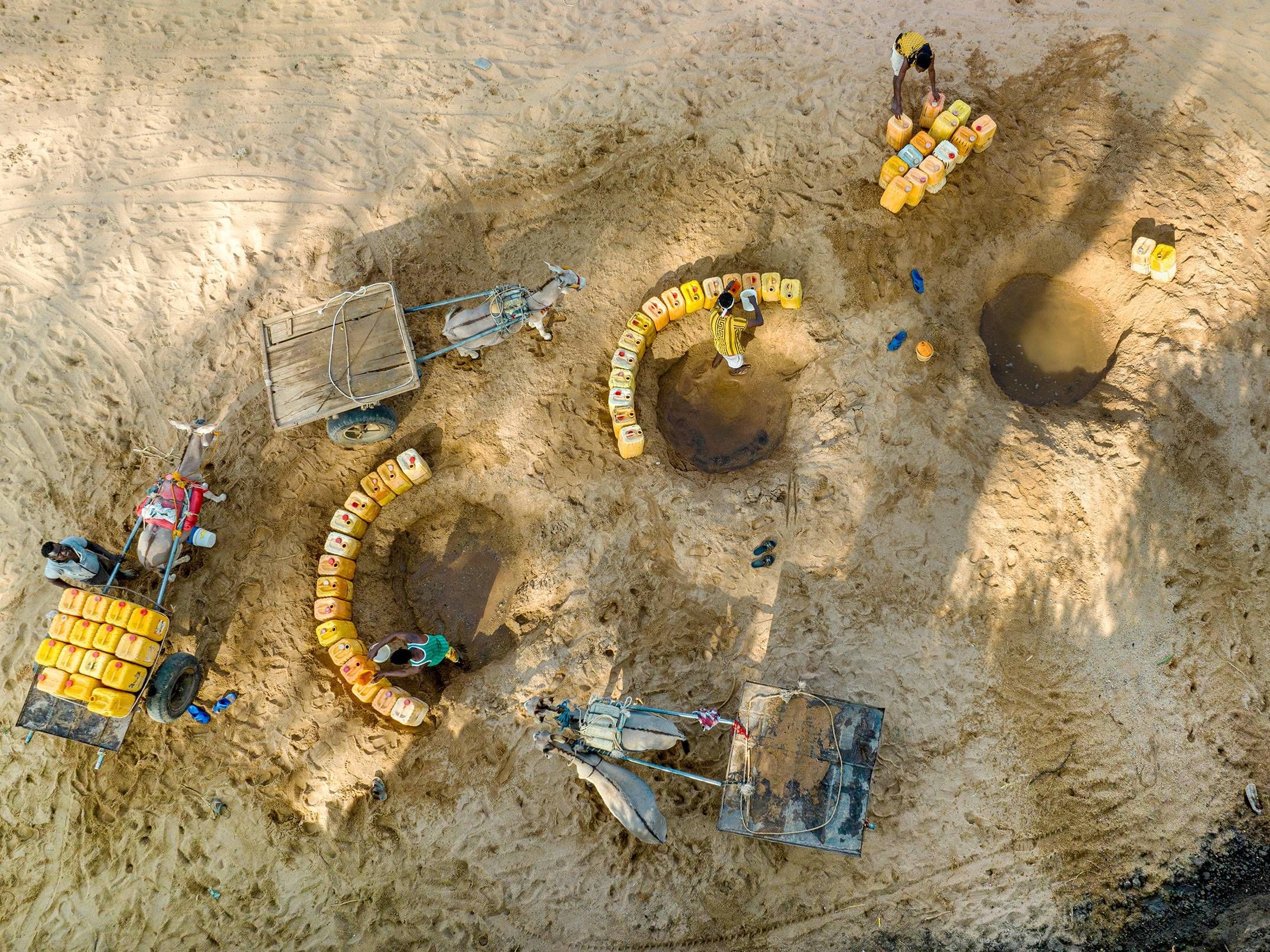 https://storage.tally.so/6dd9050b-be2f-4273-87fb-baf2a0fa48fe/Marian-Plaino-Romania---Digging-for-water.jpg
