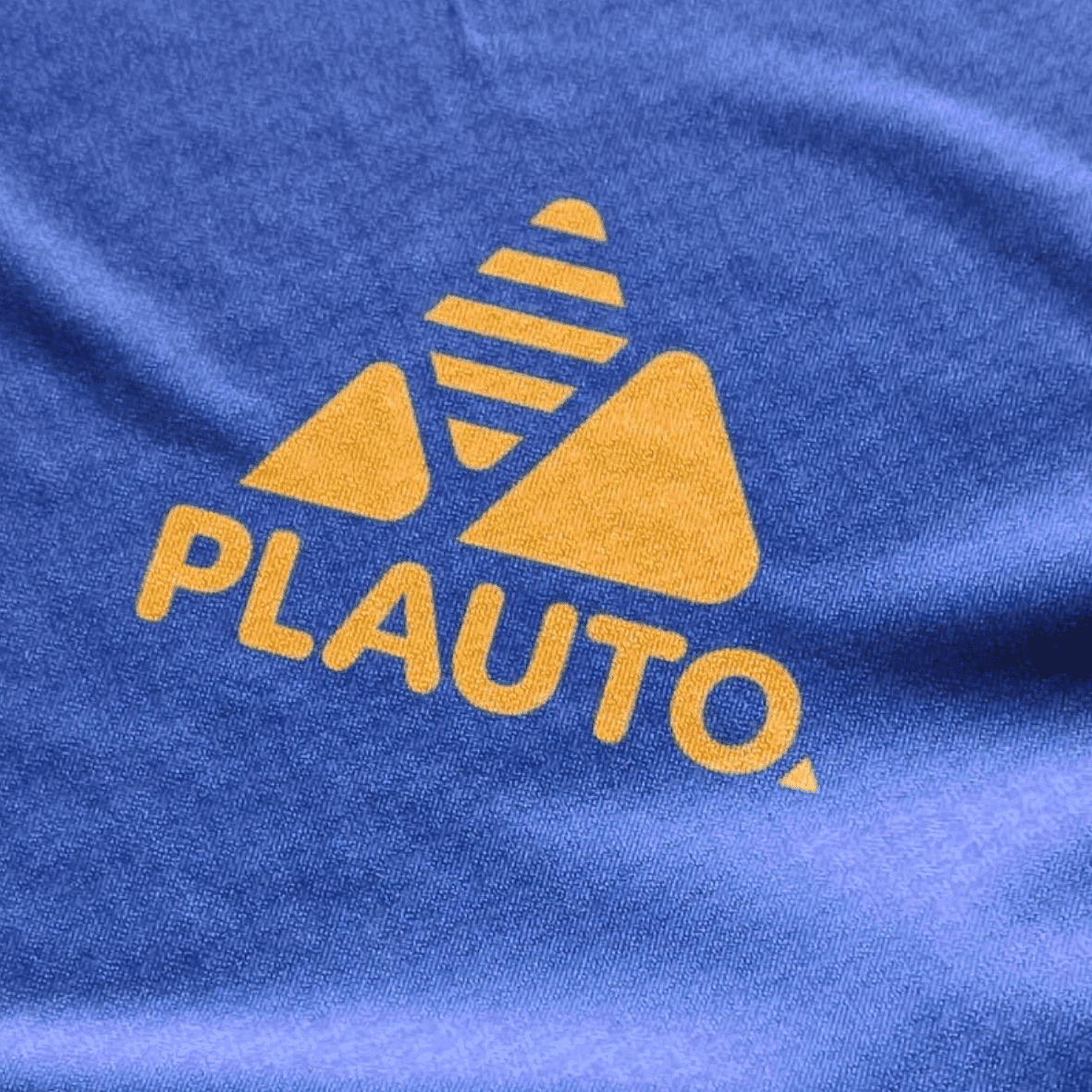 Azul com logo amarelo