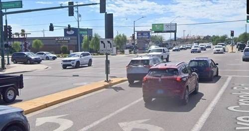 https://storage.tally.so/86a4dc46-f171-4218-9da9-ad38a782d4e2/Not-pulling-into-intersection-while-waiting-for-left-turn.jpg