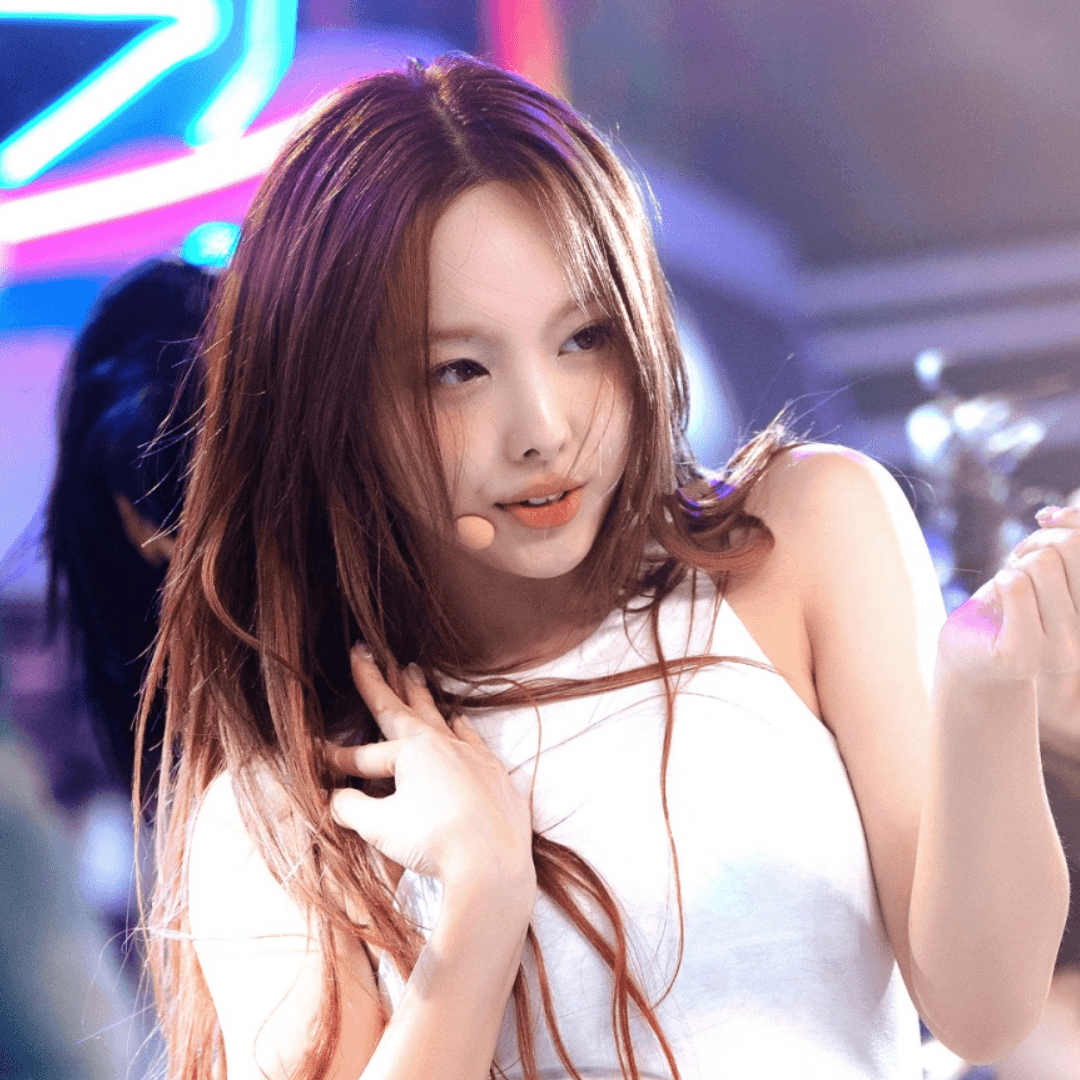 https://storage.tally.so/88a87663-3337-4ef9-bb89-1a7fdfc02f0e/nayeon-stage-prescence.png