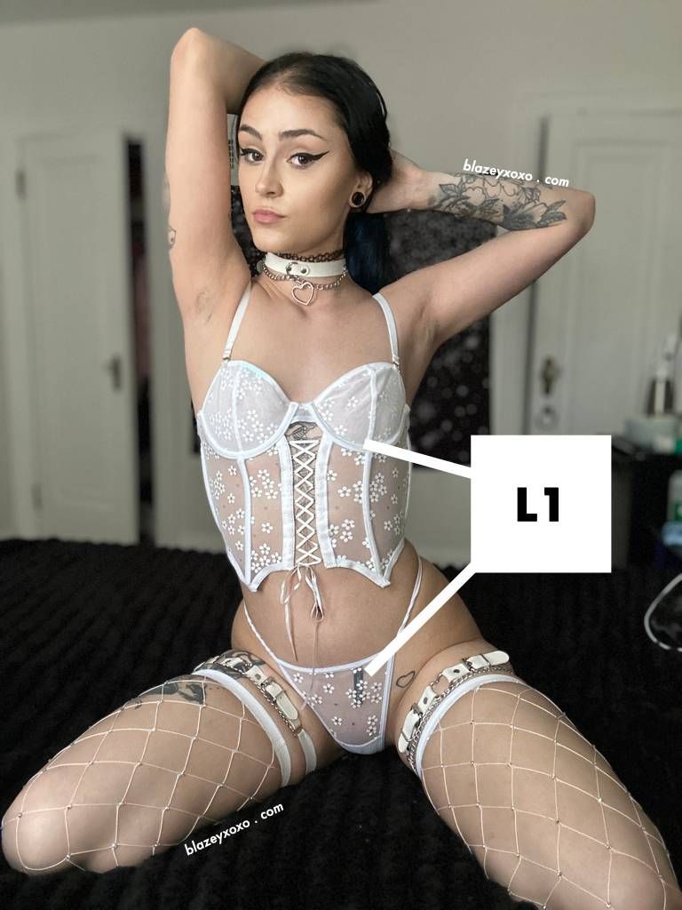 https://storage.tally.so/9f76680f-d565-44a9-8391-362e7587e486/Blazey-s-Closet.011.jpeg