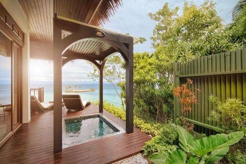 https://storage.tally.so/a214b702-ecaf-496d-8801-039ac55505cc/mithi-seaview-villa.jpg
