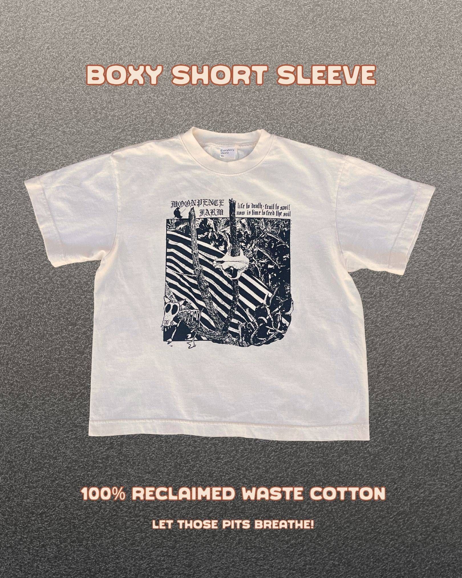https://storage.tally.so/b5434e23-9cbb-4a00-b508-4d18258bbb7d/boxy-short-sleeve.jpg