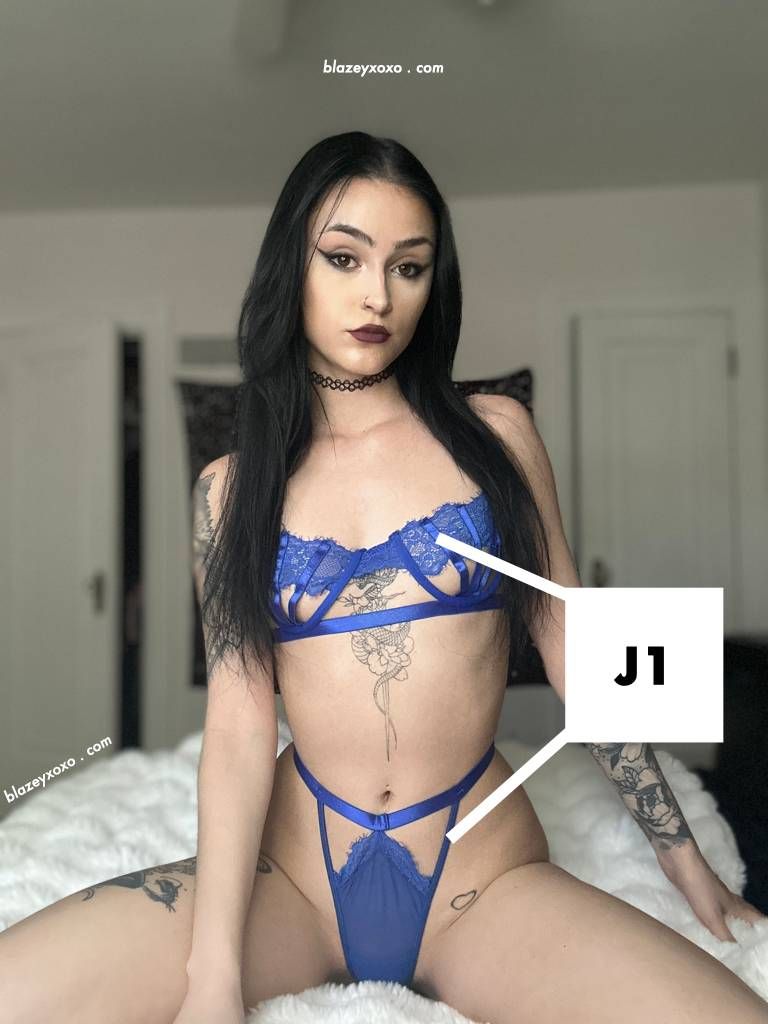https://storage.tally.so/b7c58767-9491-48c7-9d07-cb32c84df514/Blazey-s-Closet.009.jpeg