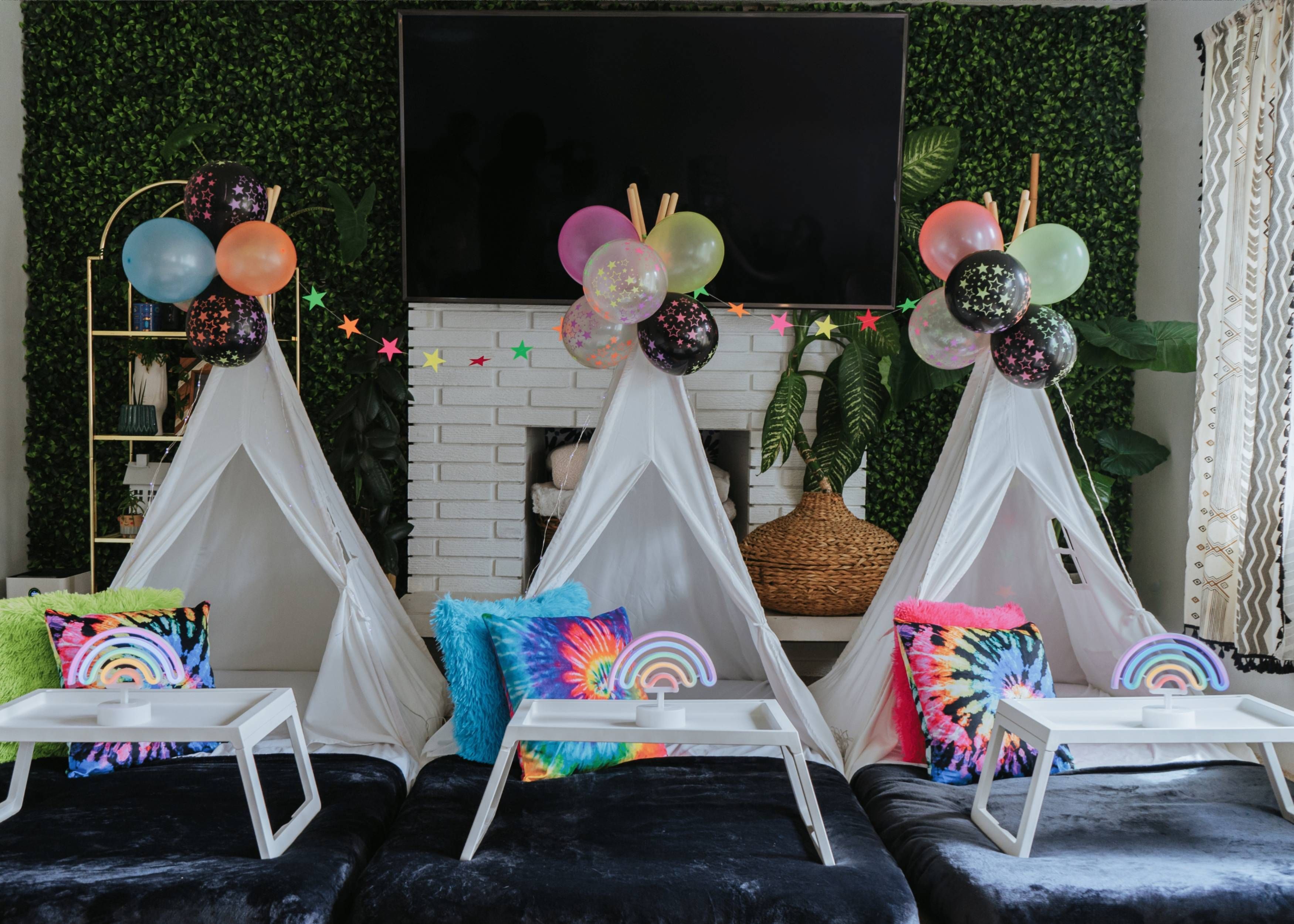 https://storage.tally.so/ccc12ee3-3be1-4b80-99d7-8e75a8539c85/Glow_in_the_Dark_Party_Kamloops_British_Columbia__optimized_10000_1_optimized_10000_formphotoeditor.com.jpg