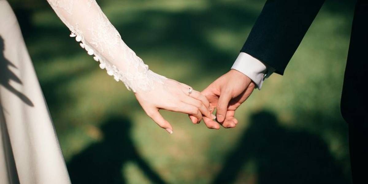 https://storage.tally.so/cdf18ec7-f82e-48a9-a7ca-b66ea6bff9dd/tallyform_wedding_6.jpg