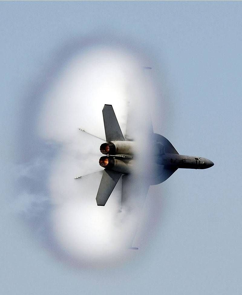 https://storage.tally.so/ebddd645-6434-4331-868d-43e53a328eff/800px-F-18-diamondback_blast.jpg