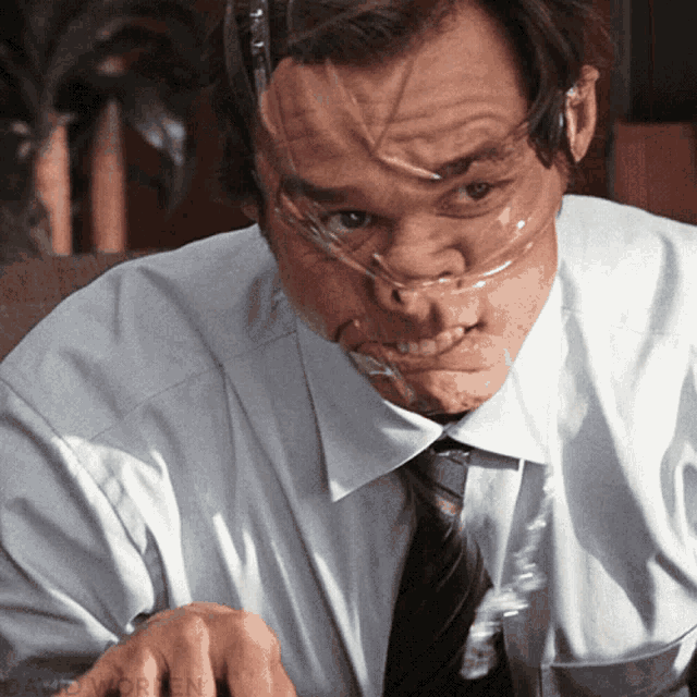 https://storage.tally.so/eda1c7a8-ec6e-4e0c-b3e9-0a6efa447015/jim-carrey-hello.gif