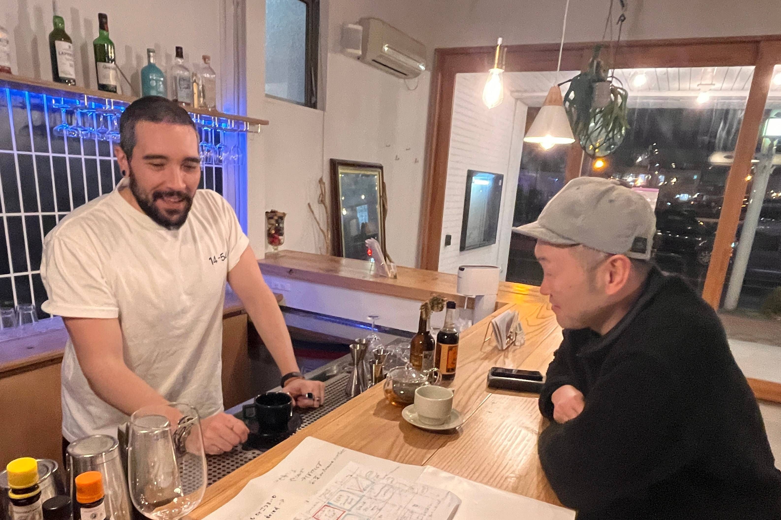 打ち合わせの様子。イタリアと日本、二つの文化の融合をお楽しみに！