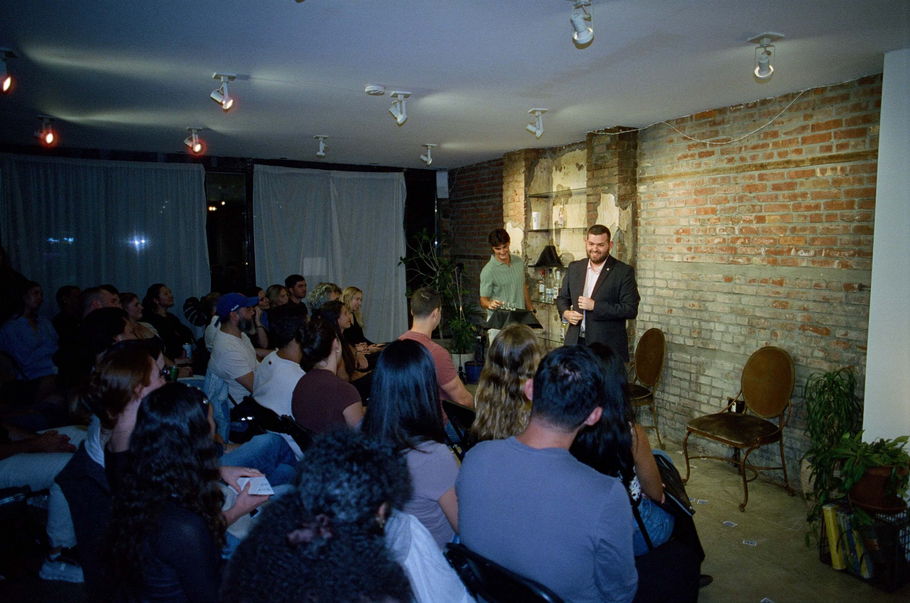 Performing photo of magician Nadav Roet