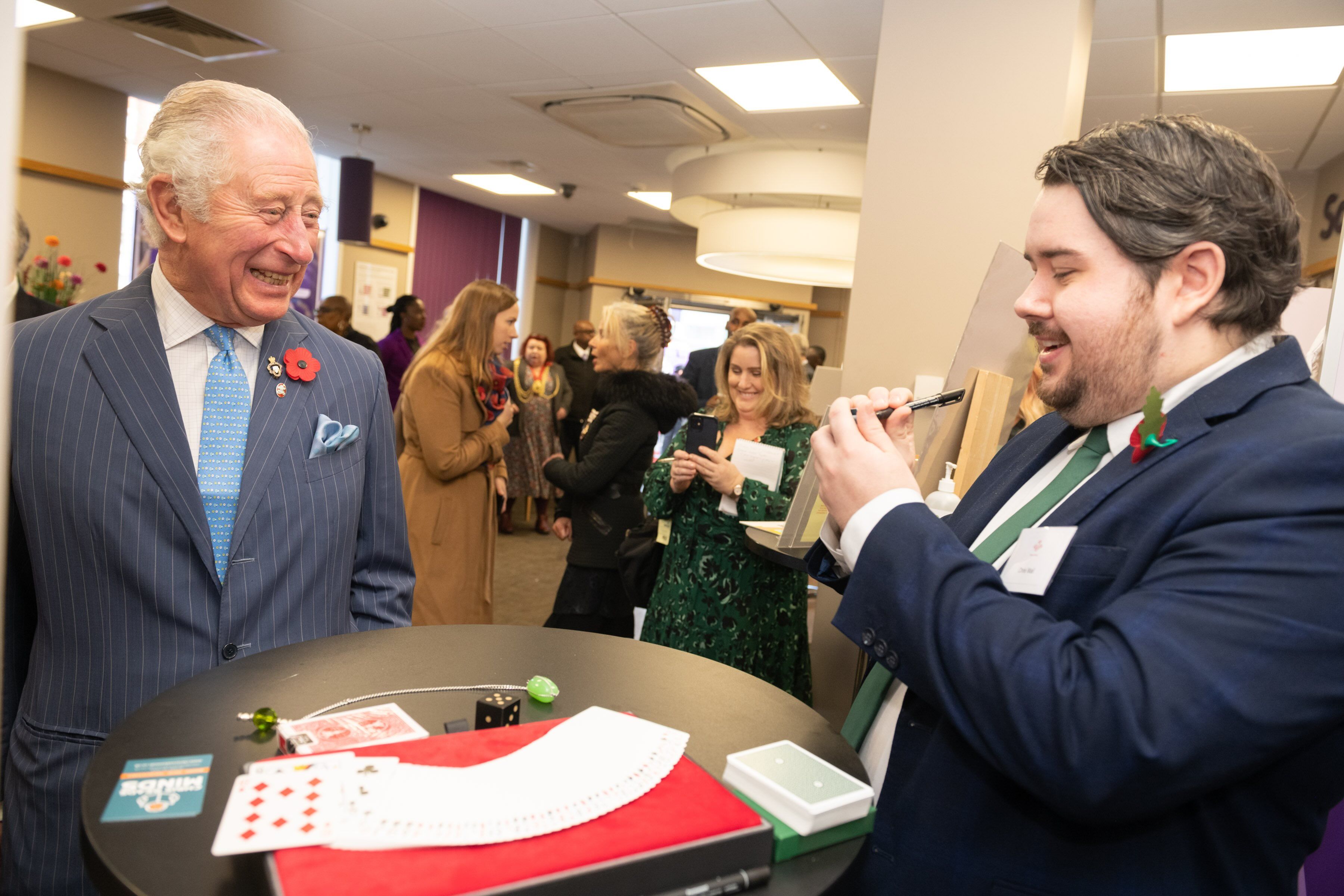 Performing photo of magician Chris Reads Minds