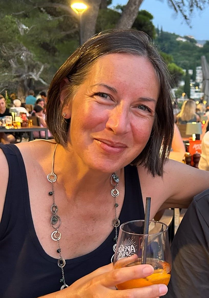 Roz Hull