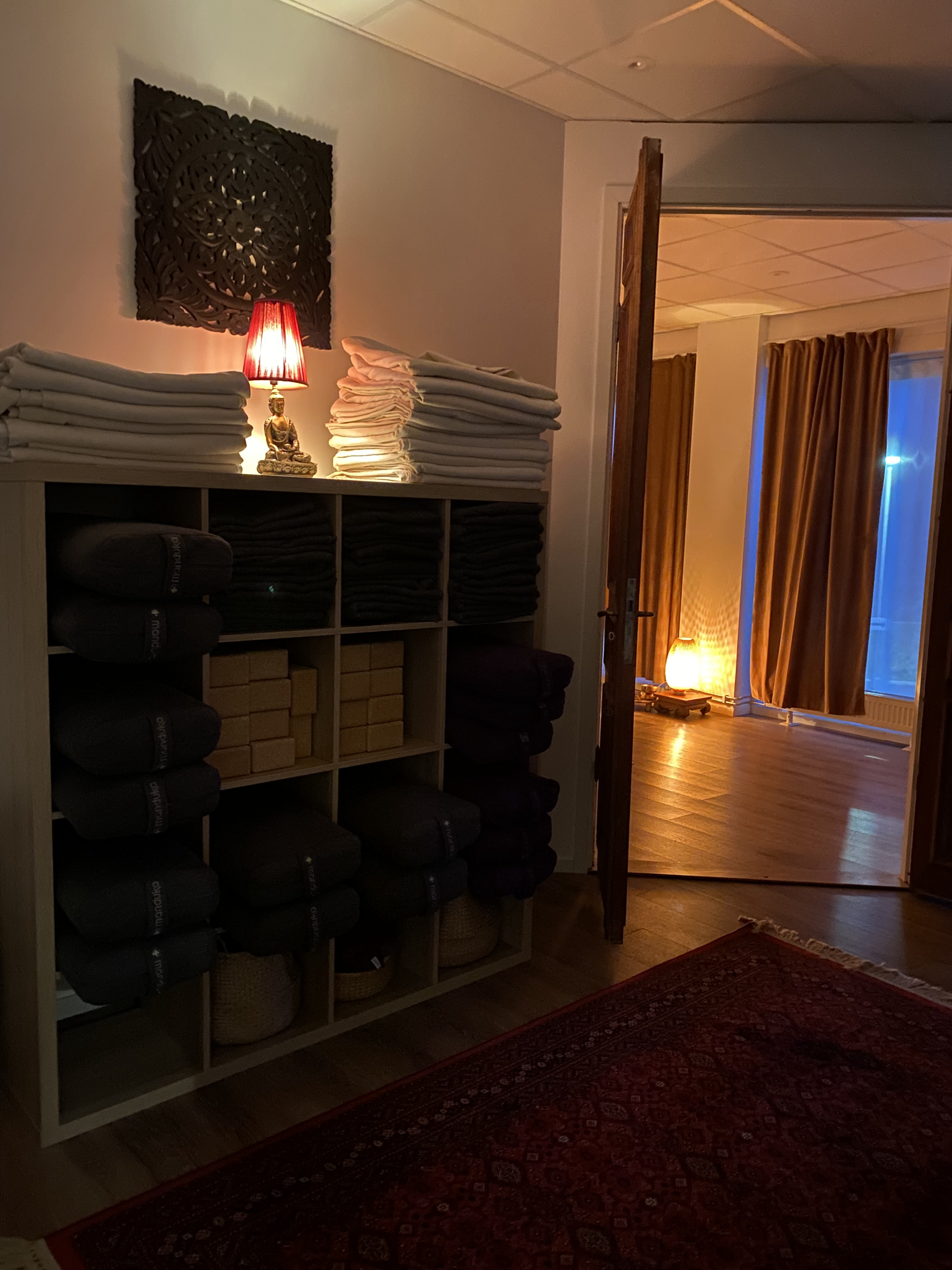 Peaceful Younity (Tyresö Yogacenter)