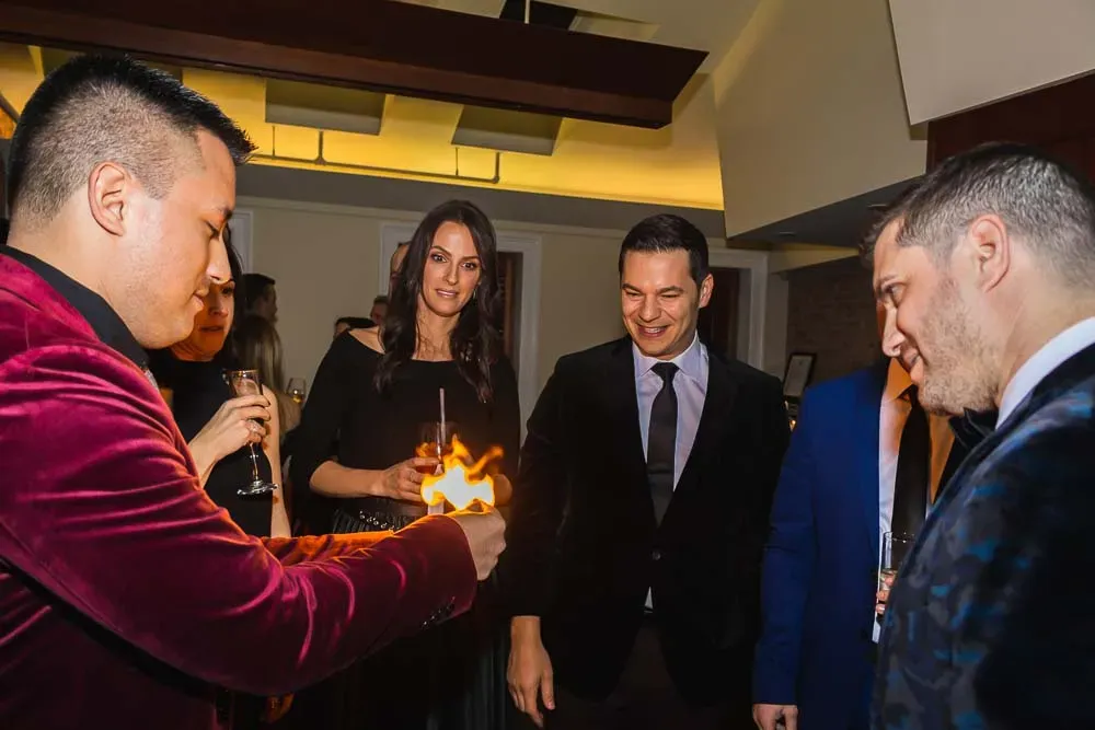 Performing photo of magician Richard Torres